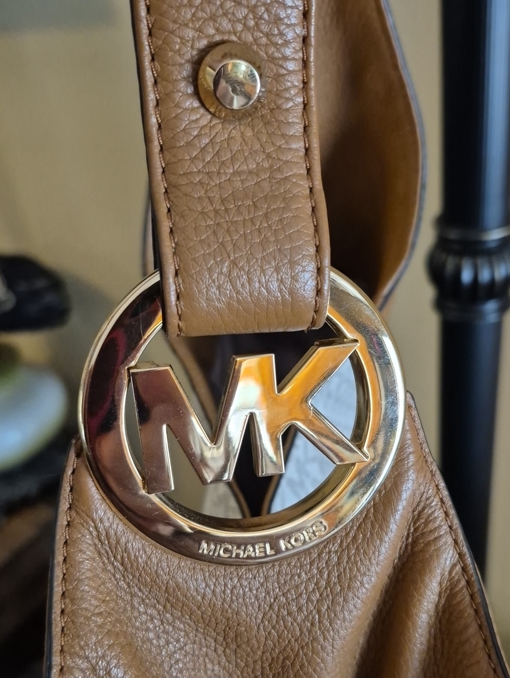 Michael Kors Purse Classic Hobo  MK Over Cream Backdrop Brown Trim Gold Emblemn - Picture 2 of 10